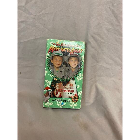 Adventures of Mary-Kate Ashley,The Case of the Christmas Caper(VHS 1995) - Picture 1 of 3